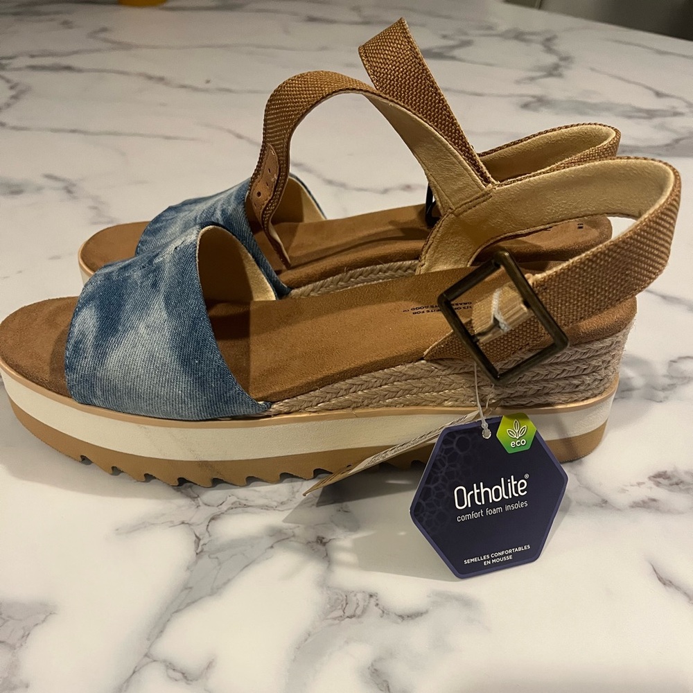 Tom’s “Diana” Espadrille Sandal